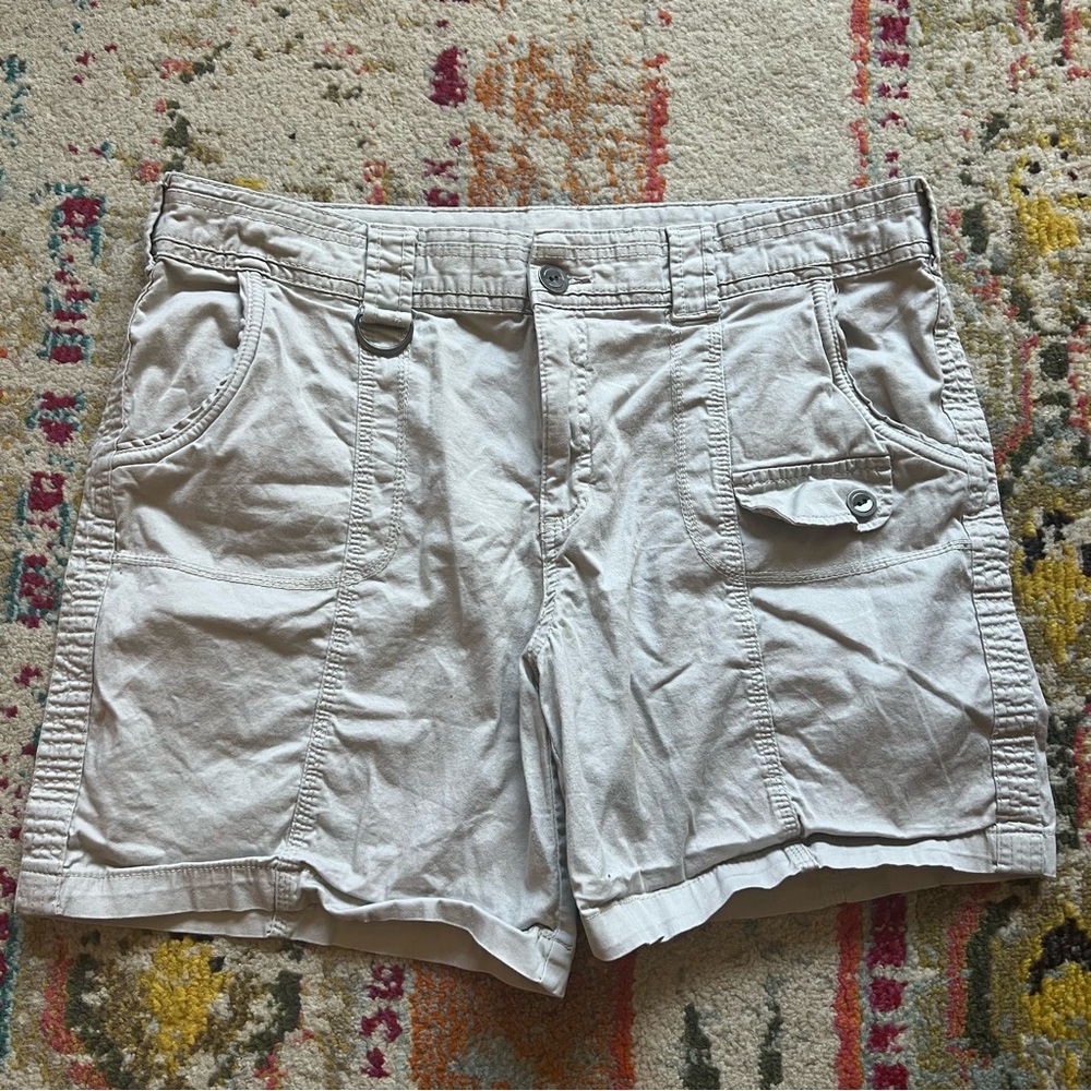 Style & Co Women’s Khaki Cargo Shorts Size 16